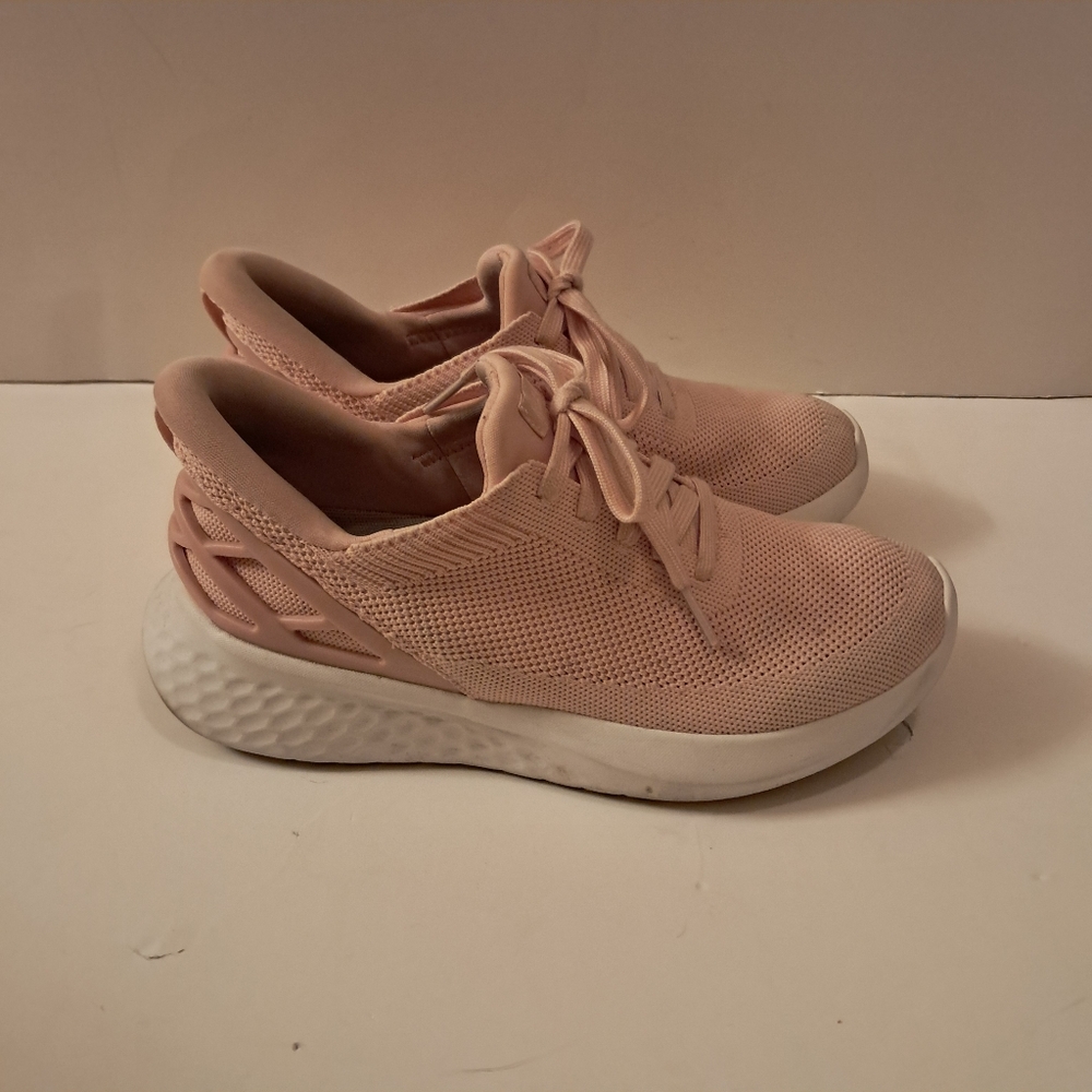 Kizik Sneakers Women's 6.5 Wide Peaches N' Cream Athens Hands Free Slip On
